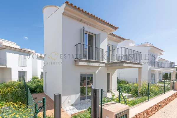 chalet moderno en sa rapita con vistas lejanas al mar 2