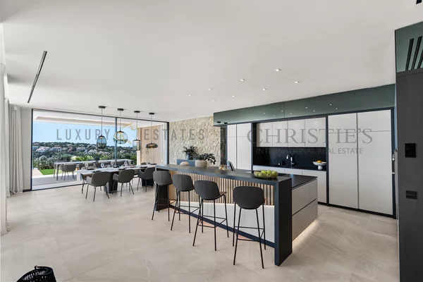 moderna villa de nueva construcción en port andratx con impresionantes vistas al mar y gran piscina infinita