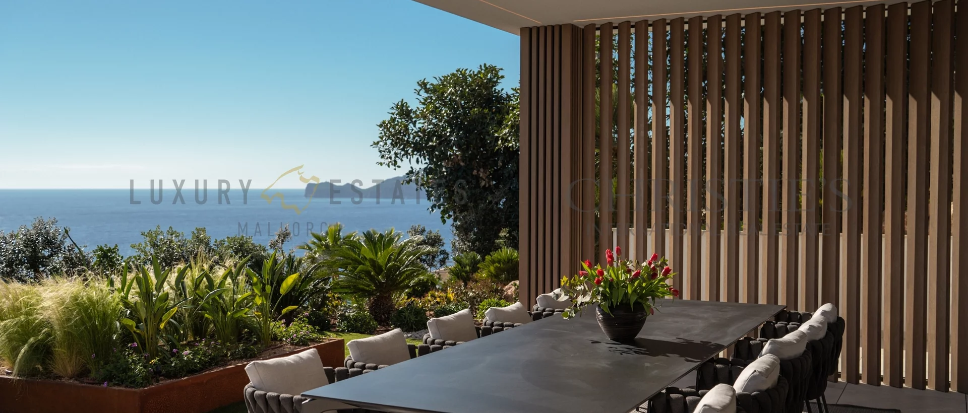 moderne neubauvilla in port andratx mit beeindruckendem blick aufs meer und großem infinity pool