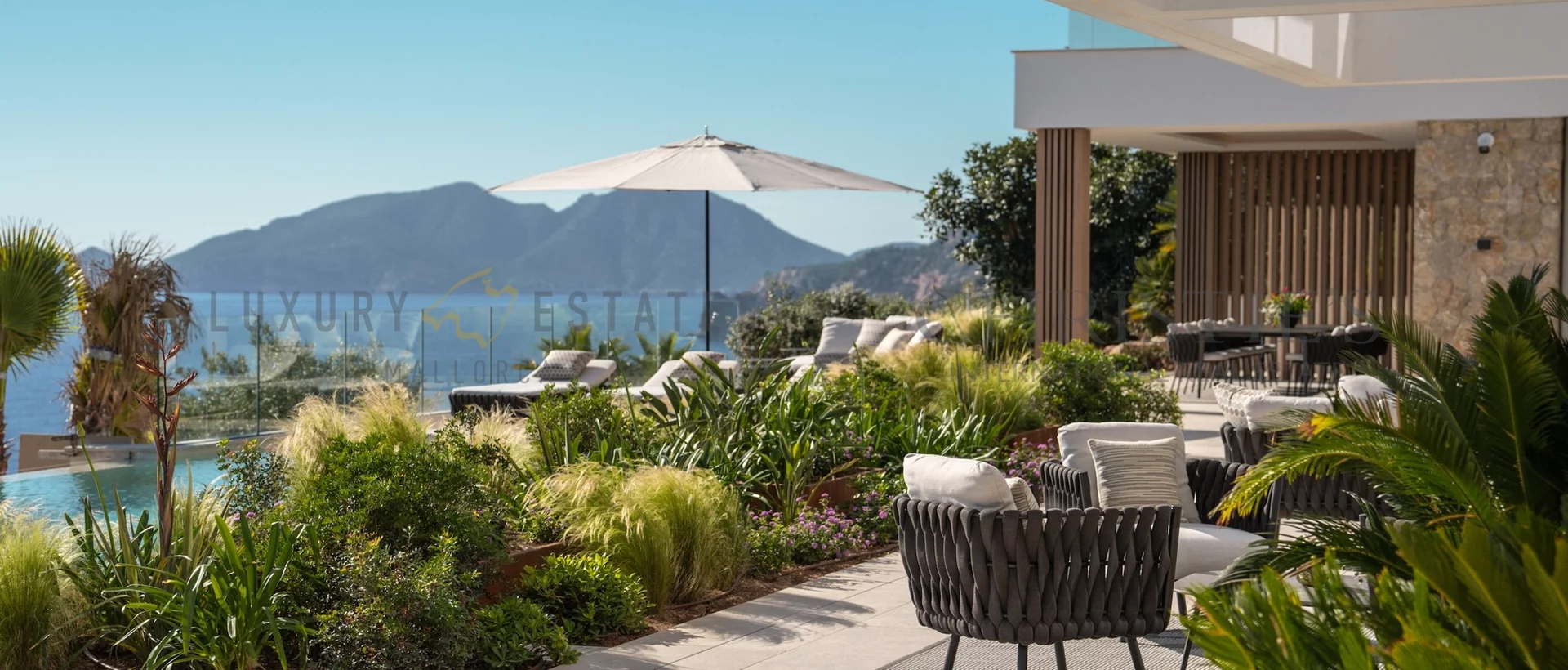 moderne neubauvilla in port andratx mit beeindruckendem blick aufs meer und großem infinity pool