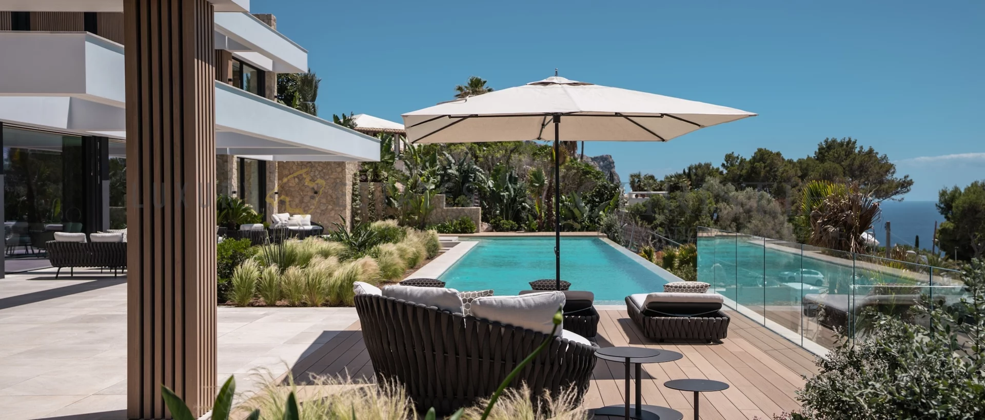 moderne neubauvilla in port andratx mit beeindruckendem blick aufs meer und großem infinity pool