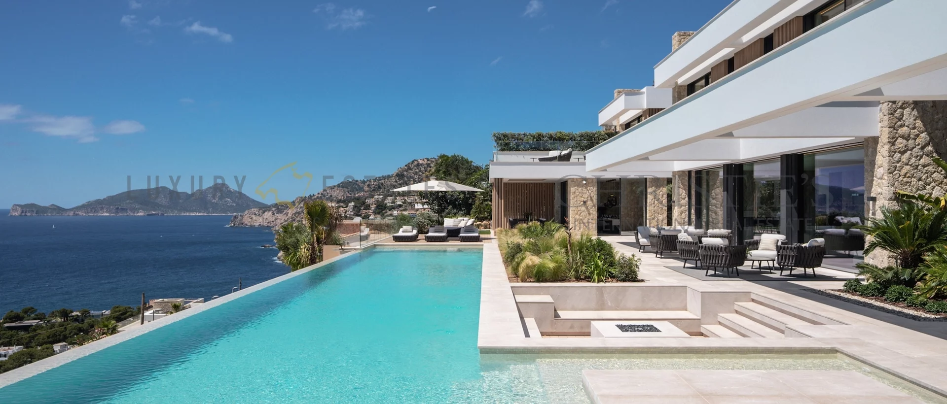 moderne neubauvilla in port andratx mit beeindruckendem blick aufs meer und großem infinity pool