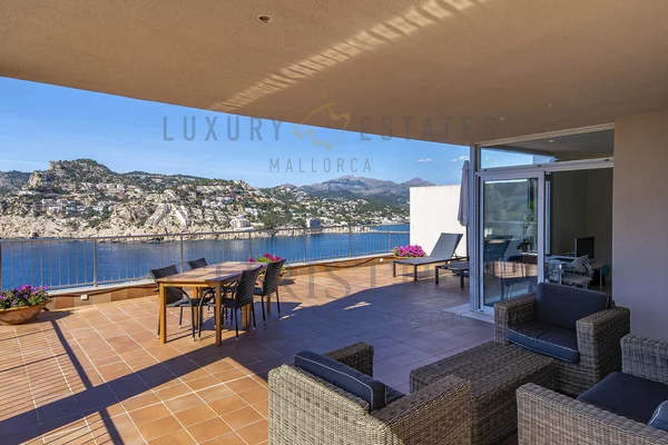erdgeschoss apartment mit terrasse und hafenblick in puerto de andratx1