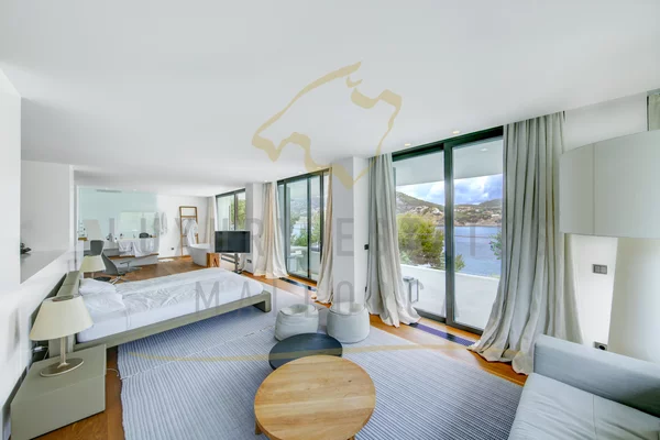 moderna villa en camp de mar con acceso al mar y licencia de alquiler vacacional 4