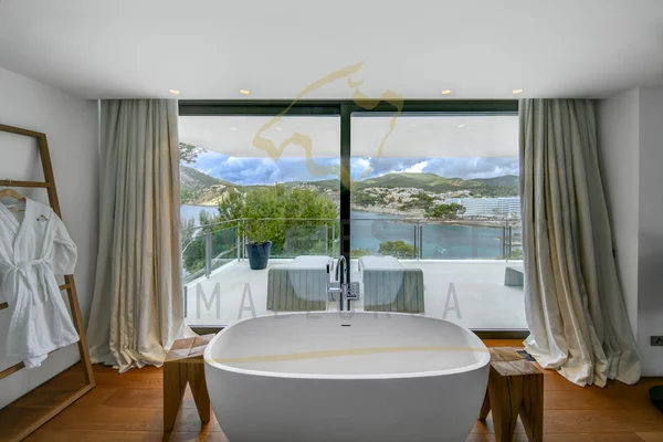 moderna villa en camp de mar con acceso al mar y licencia de alquiler vacacional 5