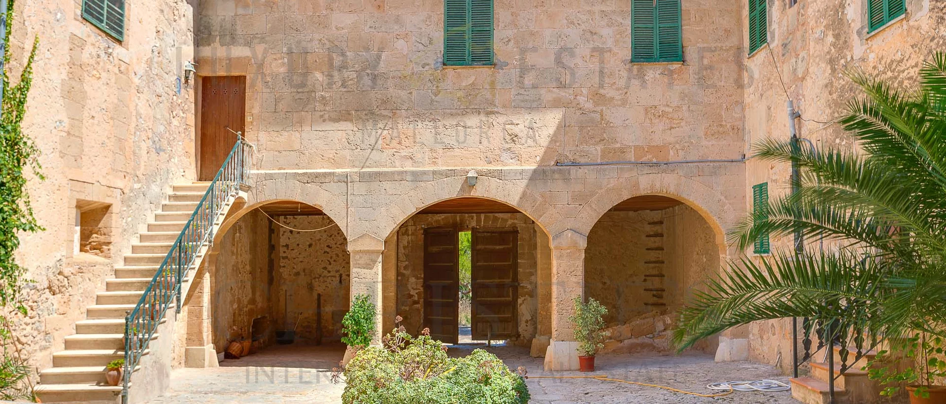 grosse mallorca finca im südwesten mit Ölmühle und nebengebäuden  3 grosse mallorca finca im südwesten mit Ölmühle und nebengebäuden  3