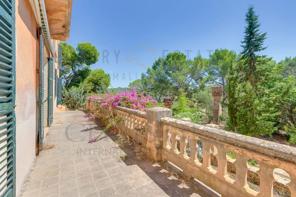grosse mallorca finca im südwesten mit Ölmühle und nebengebäuden  6