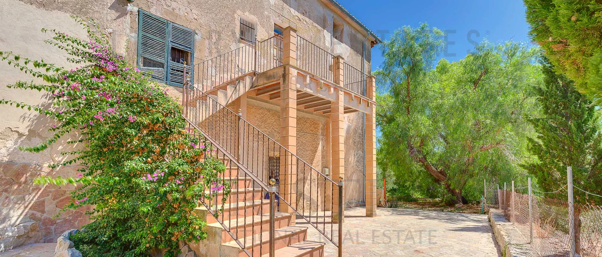 grosse mallorca finca im südwesten mit Ölmühle und nebengebäuden  16 grosse mallorca finca im südwesten mit Ölmühle und nebengebäuden  16