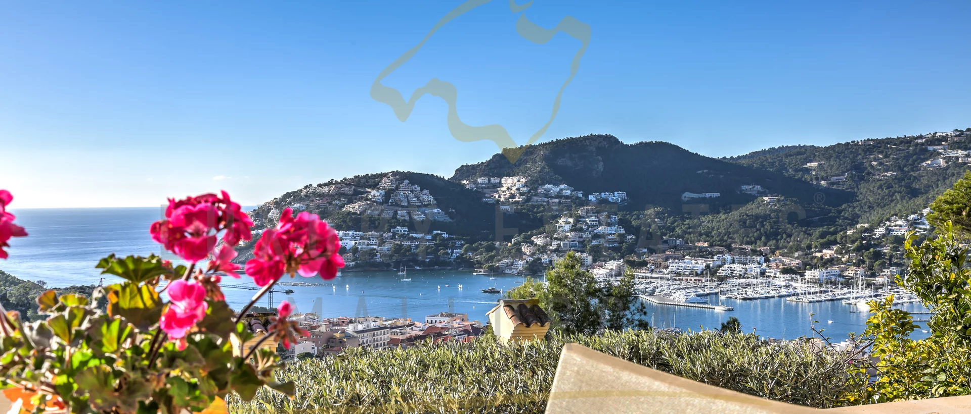 mediterrane neubauvilla auf mallorca mit blick auf den hafen von puerto de andratx 35