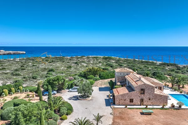 finca en primera línea de mar en port cristo 4