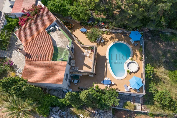 villa con parcela para inversión en puerto portals