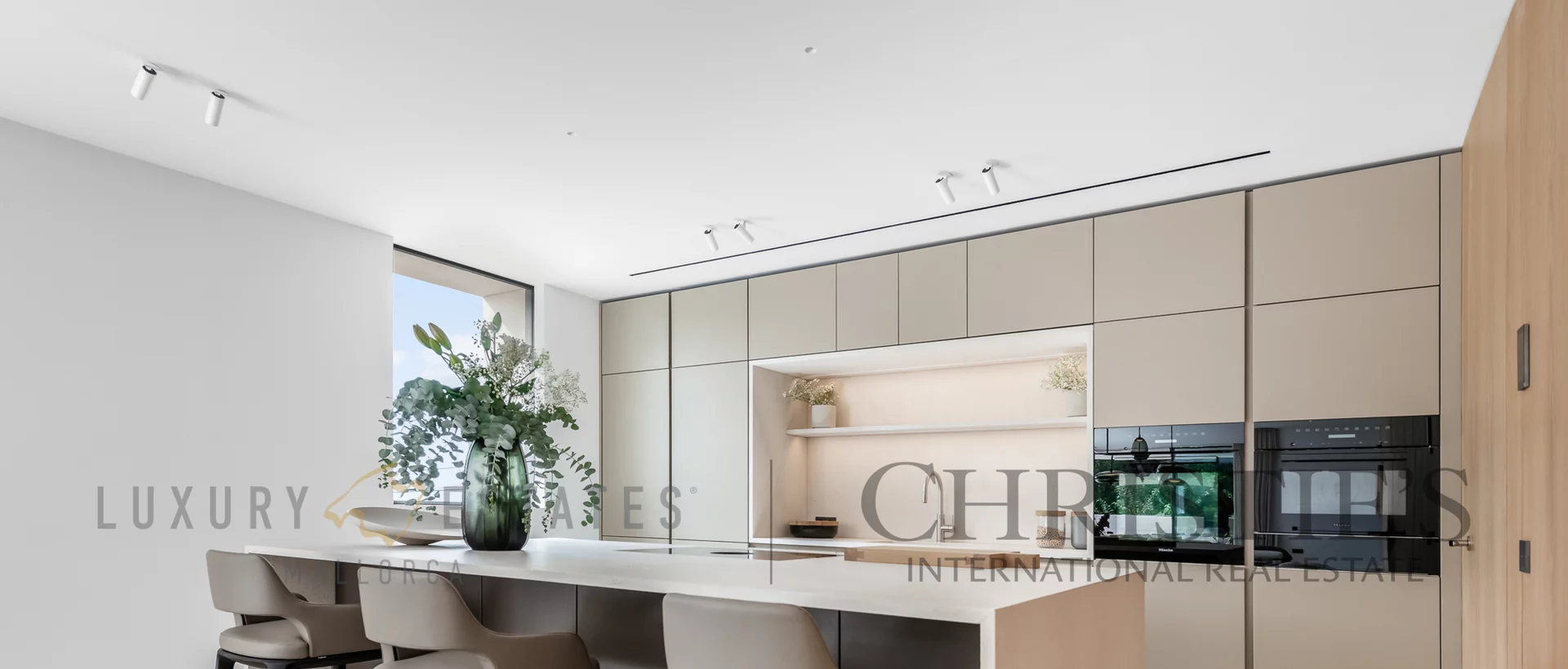 moderne neubau villa in portals nous in gehnähe zum dorf 7