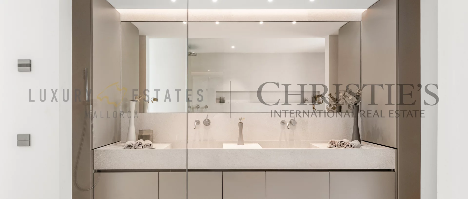 moderne neubau villa in portals nous in gehnähe zum dorf 15