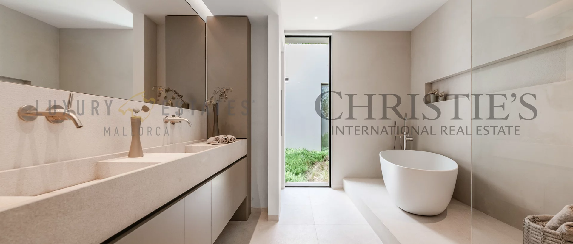 moderne neubau villa in portals nous in gehnähe zum dorf 16