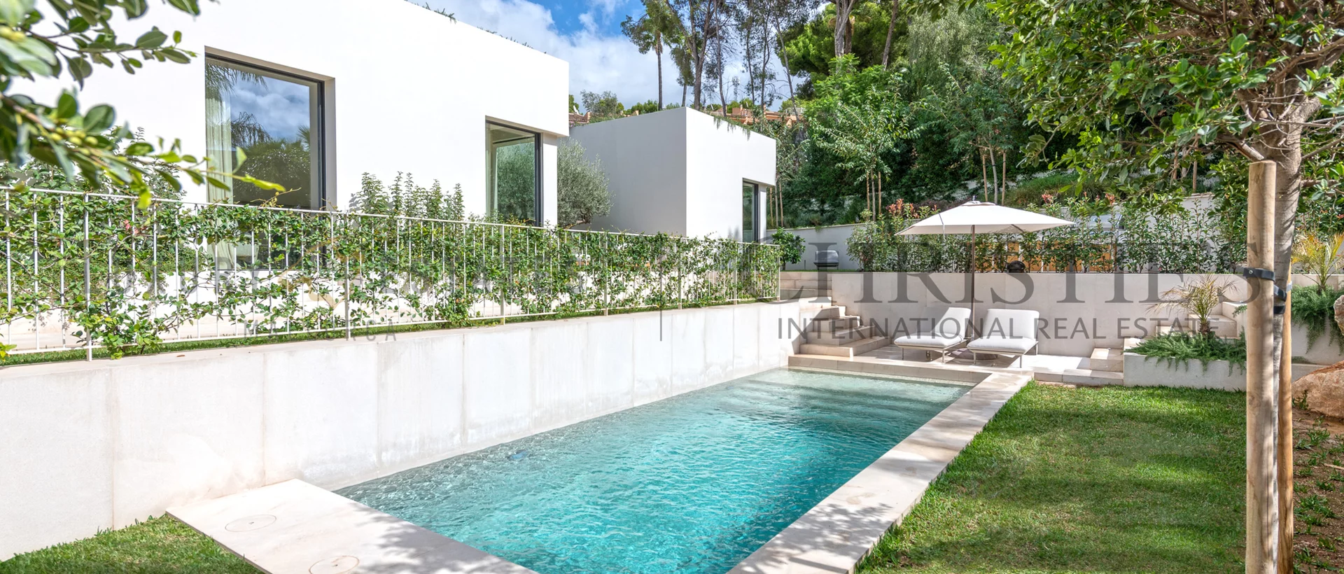 moderne neubau villa in portals nous in gehnähe zum dorf 21