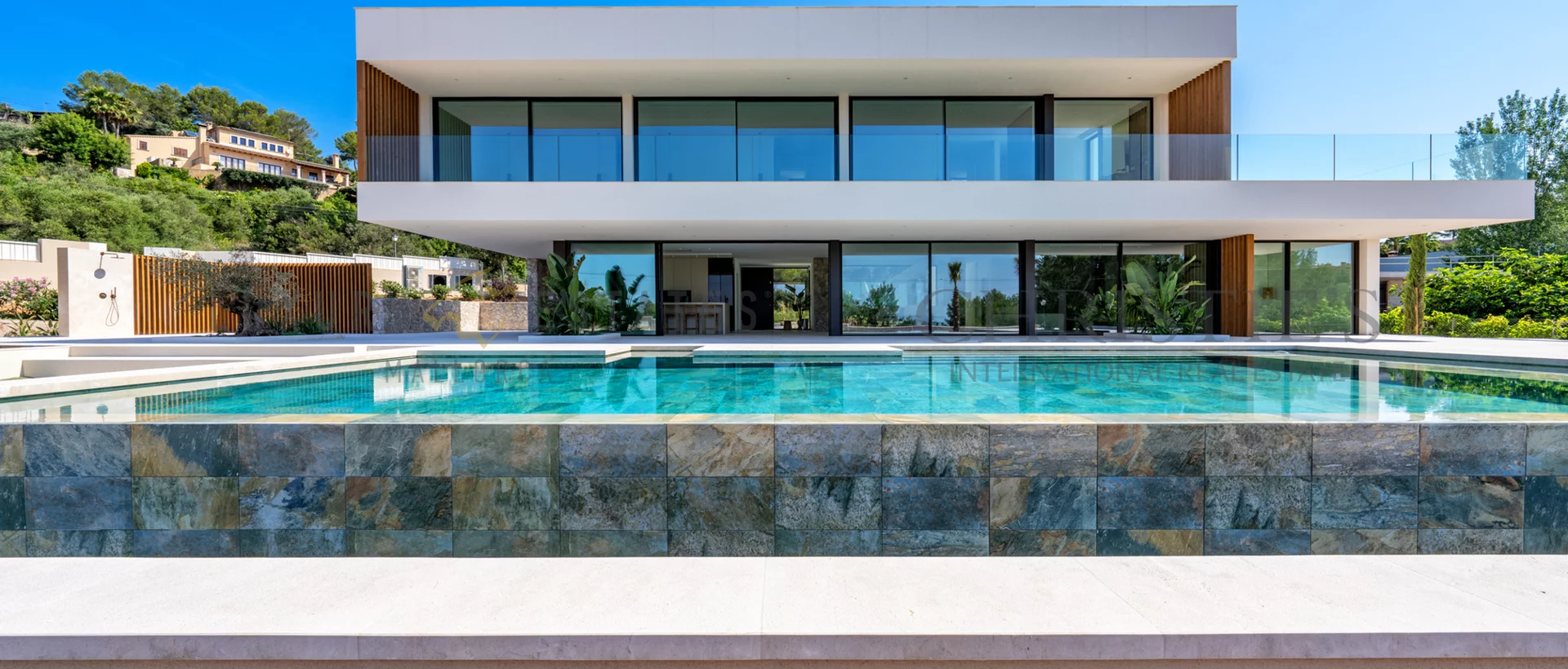 moderne villa in bunyola with large plot