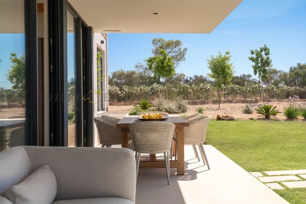 moderna villa de lujo en son gual, construida con madera de forma sostenible 18