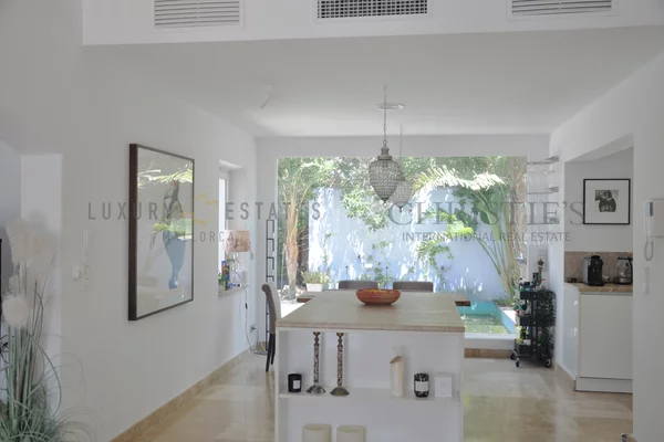 villa de estilo morisco en sol de mallorca con vistas parciales al mar 18