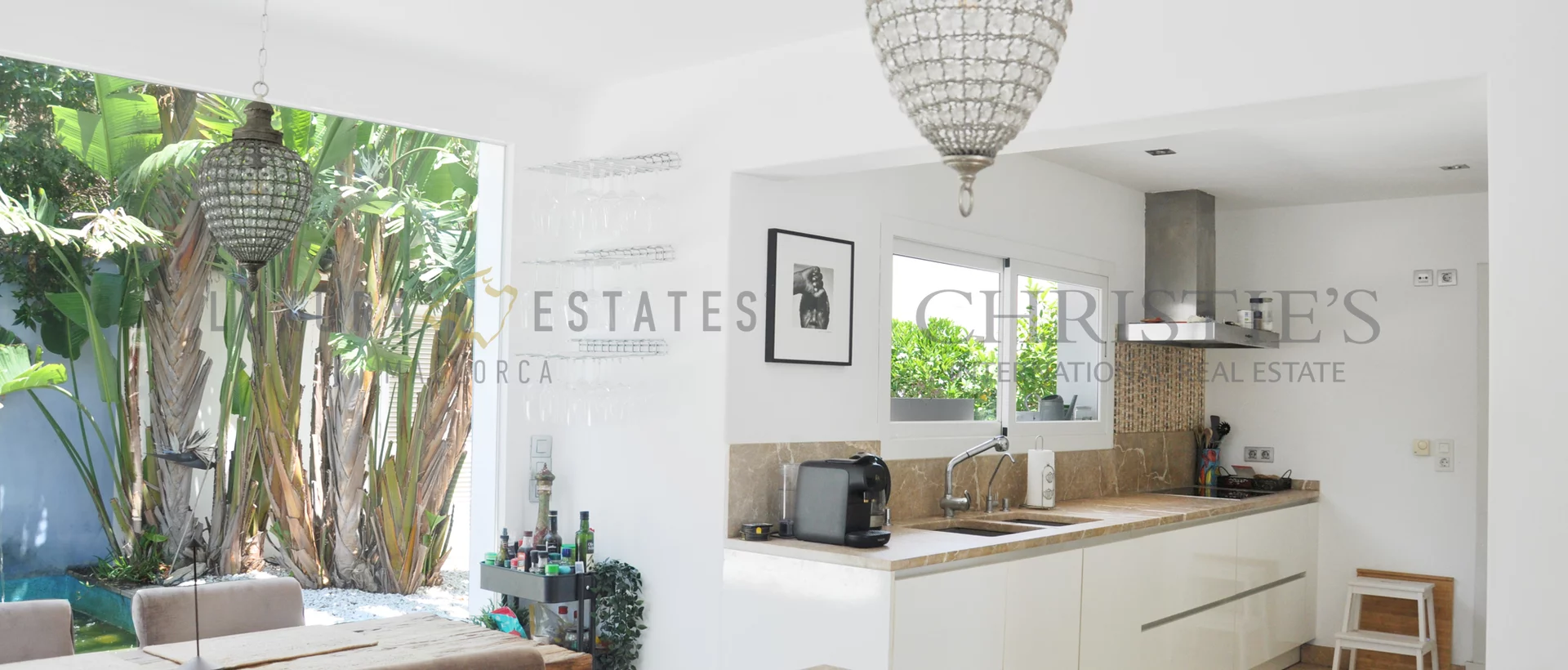 villa de estilo morisco en sol de mallorca con vistas parciales al mar 19