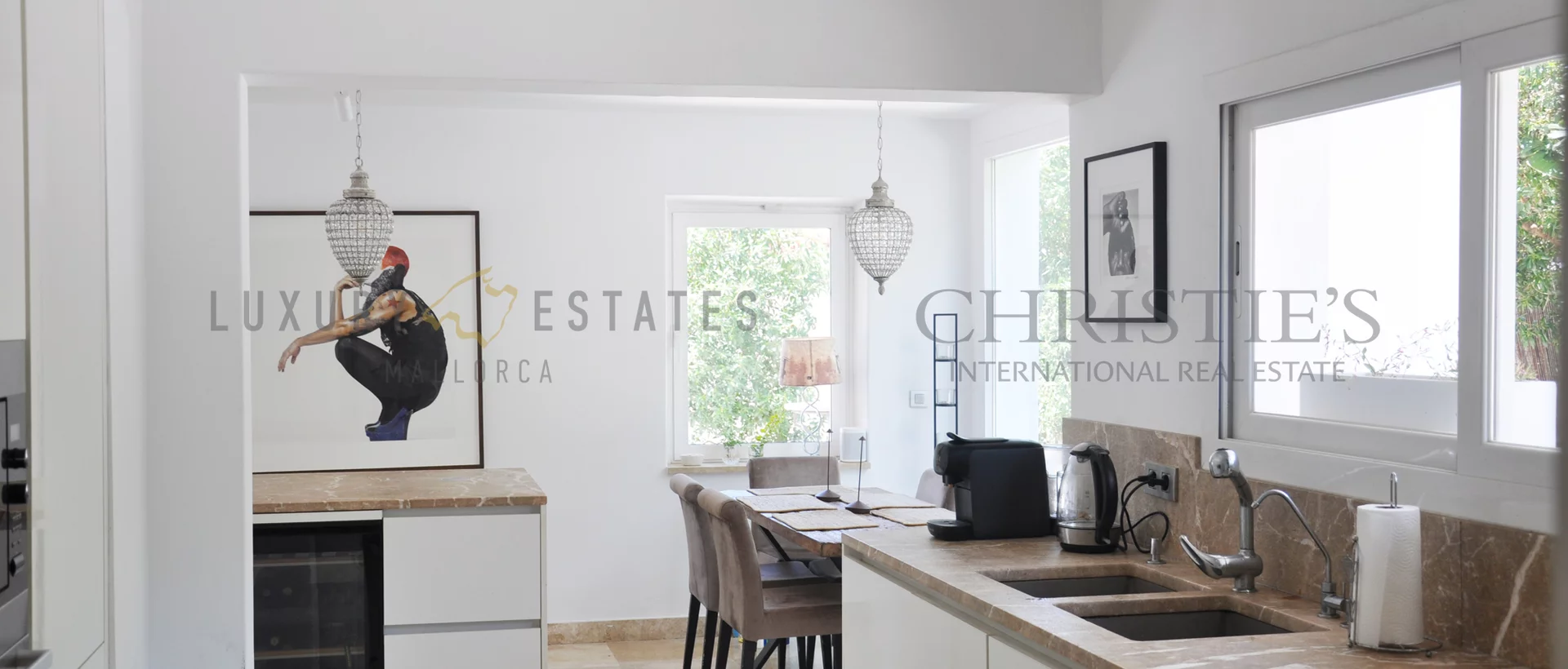 villa de estilo morisco en sol de mallorca con vistas parciales al mar 20