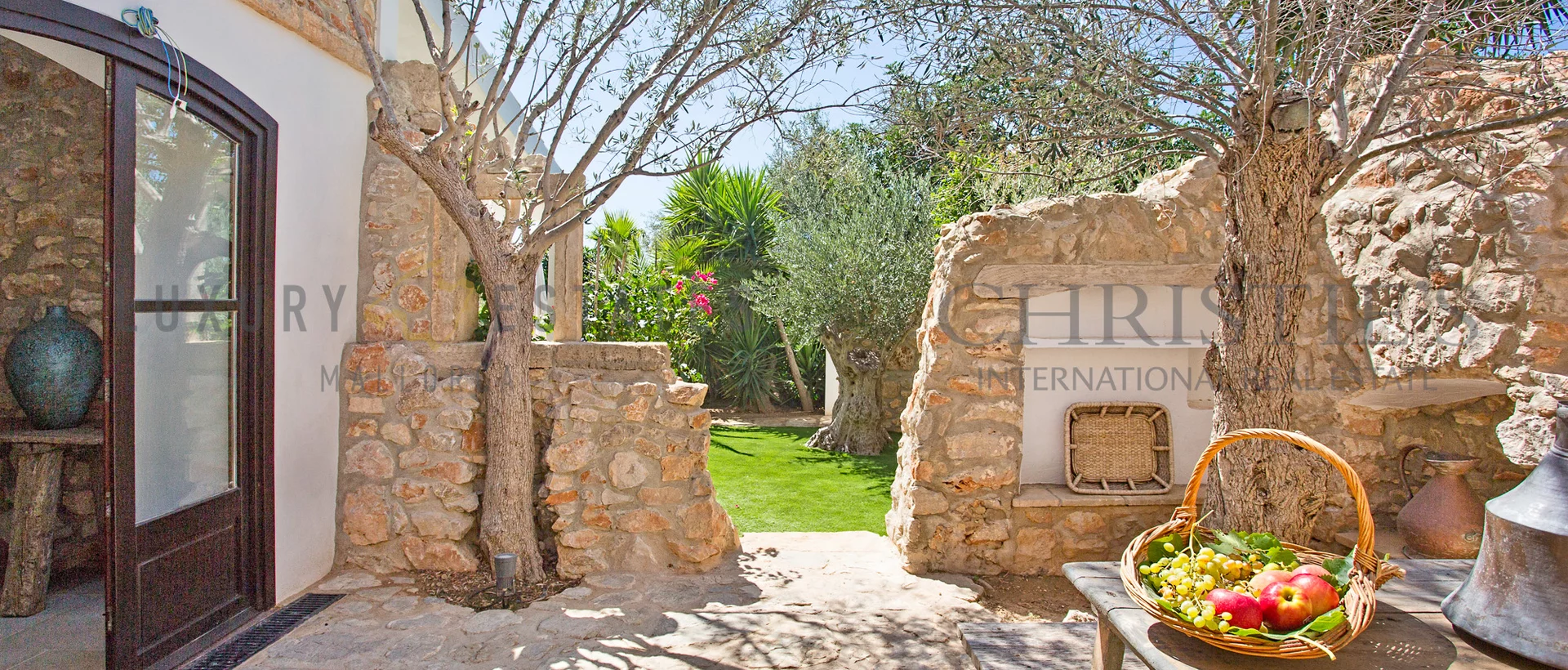 villa mit panoramablick über calviá im suedwesten mallorcas 25