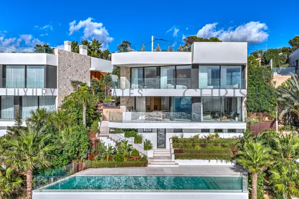 villa de lujo en santa ponsa en primera línea de mar, muy cerca de port adriano 2