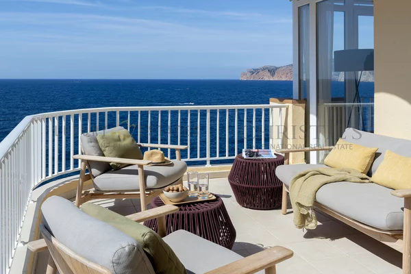 apartamento en santa ponsa en primera línea de mar 3