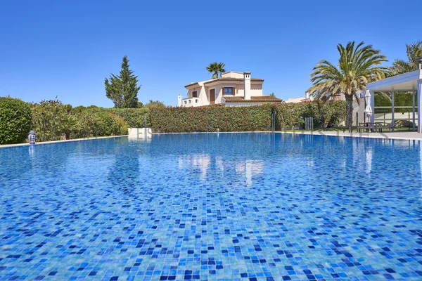 moderna casa adosada en nova santa ponsa con jardín privado y piscina 1