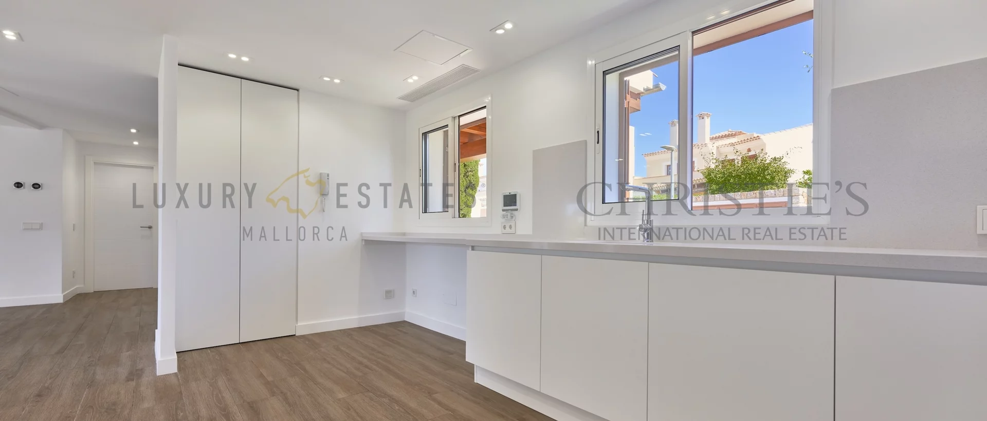 moderna casa adosada en nova santa ponsa con jardín privado y piscina 16