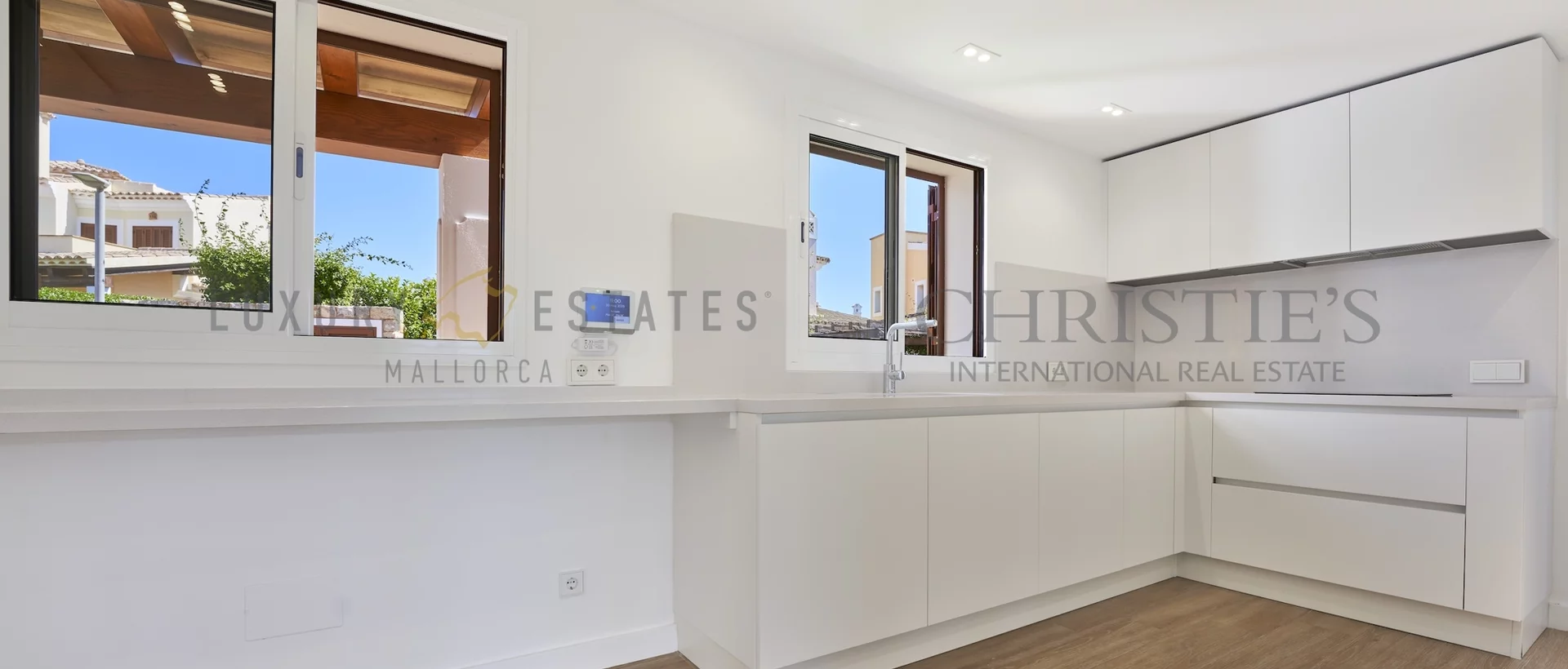 moderna casa adosada en nova santa ponsa con jardín privado y piscina 6