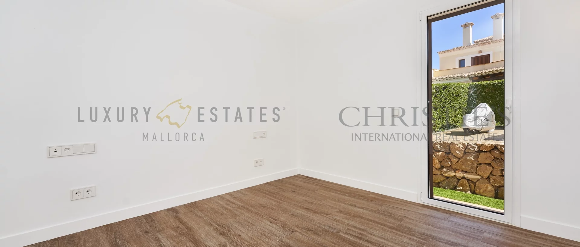 moderna casa adosada en nova santa ponsa con jardín privado y piscina 18