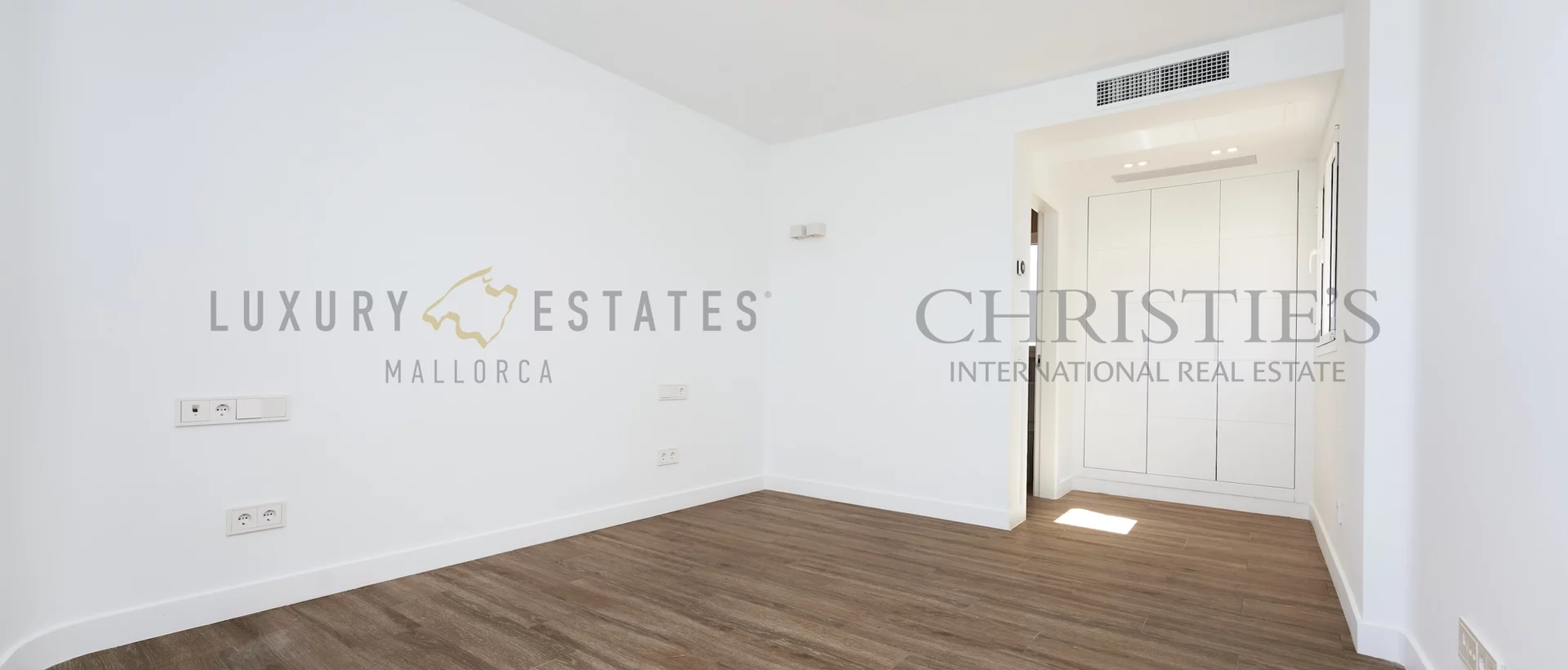 moderna casa adosada en nova santa ponsa con jardín privado y piscina 22