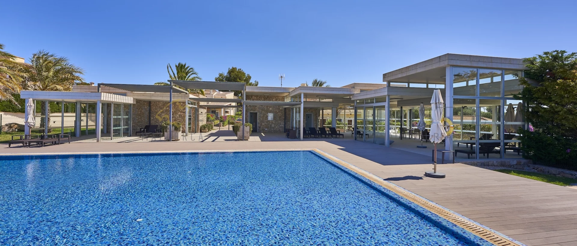 moderna casa adosada en nova santa ponsa con jardín privado y piscina 11