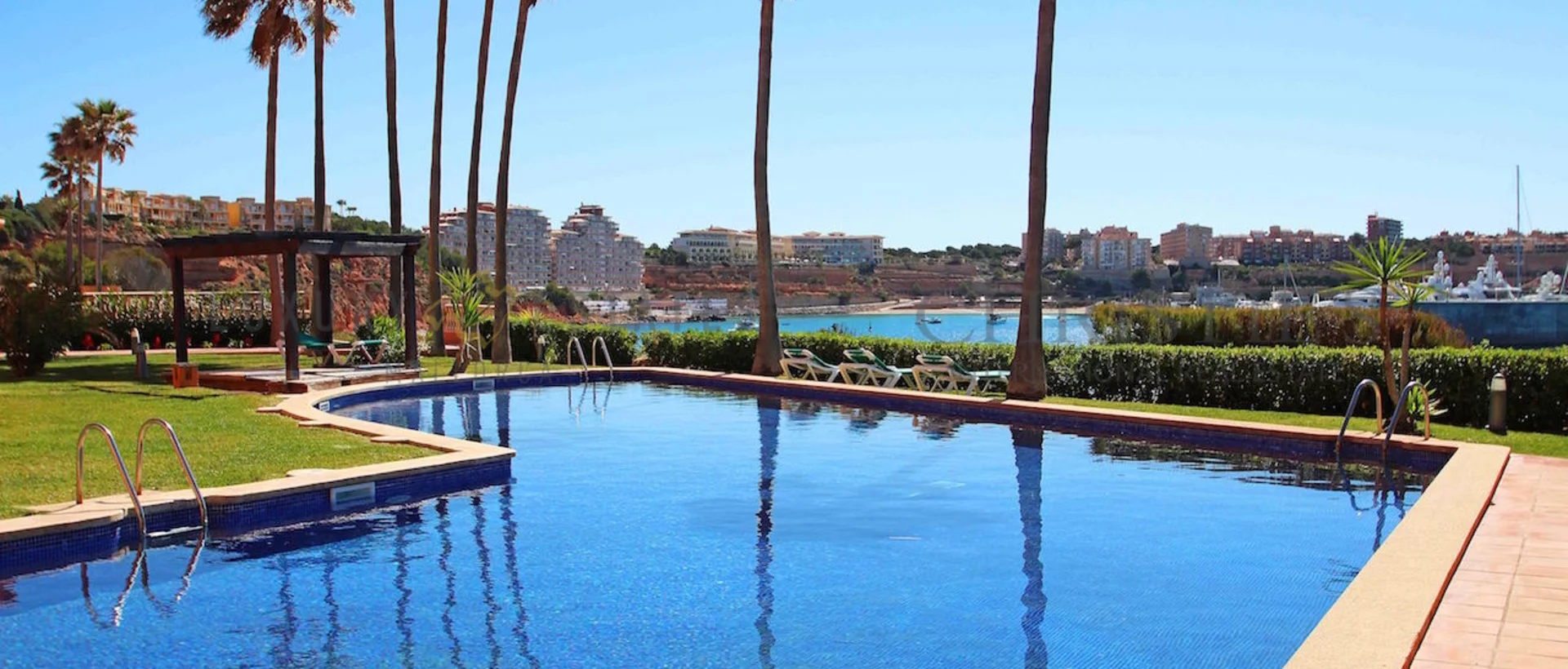 extraordinario apartamento en santa ponsa en un complejo residencial con acceso directo al mar 33