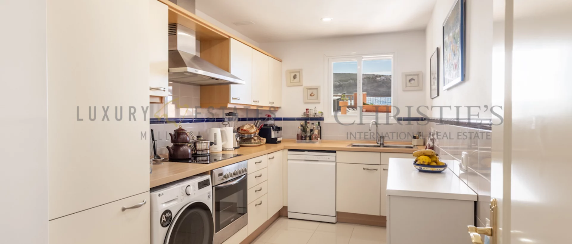 extraordinario apartamento en santa ponsa en un complejo residencial con acceso directo al mar 16