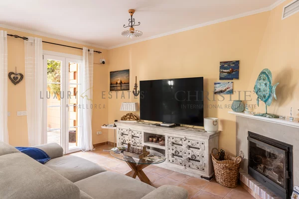 casa adosada de estilo mediterráneo en nova santa ponsa, en una atractiva urbanización residencial 4