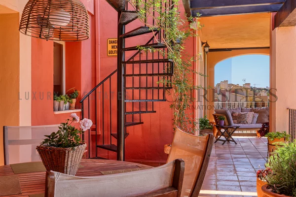 Ático en exclusiva comunidad residencial directamente en el campo de golf de santa ponsa