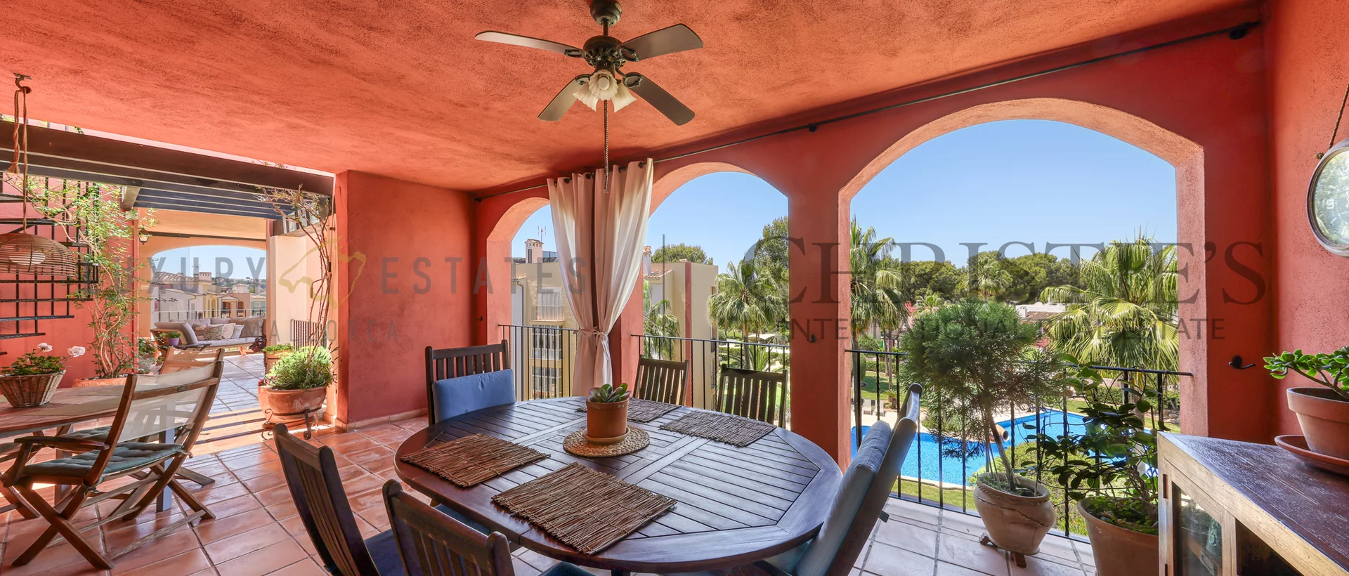 Ático en exclusiva comunidad residencial directamente en el campo de golf de santa ponsa