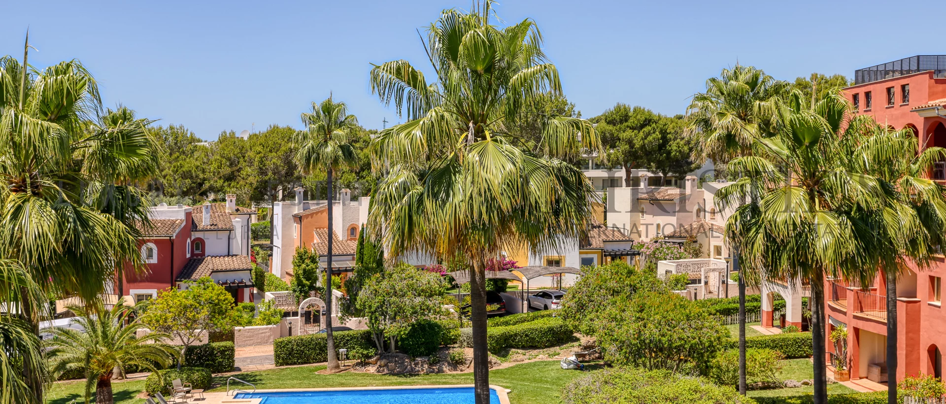Ático en exclusiva comunidad residencial directamente en el campo de golf de santa ponsa