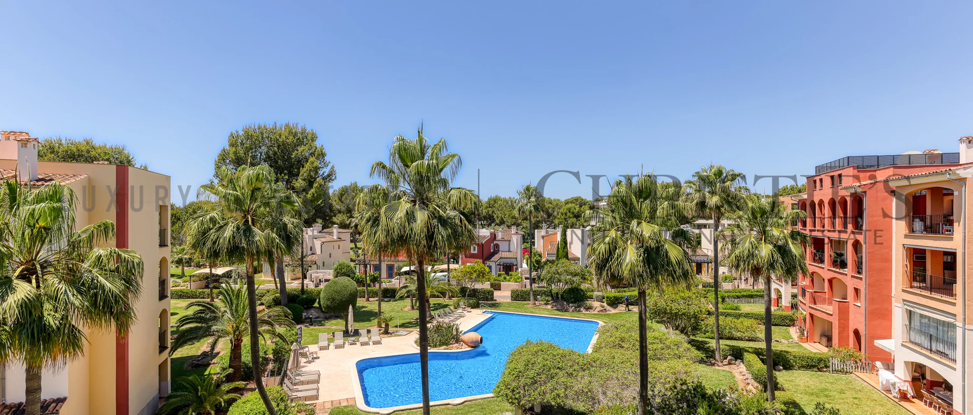 Ático en exclusiva comunidad residencial directamente en el campo de golf de santa ponsa