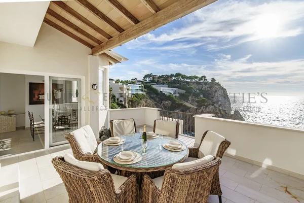 apartamento primera linea santa ponsa