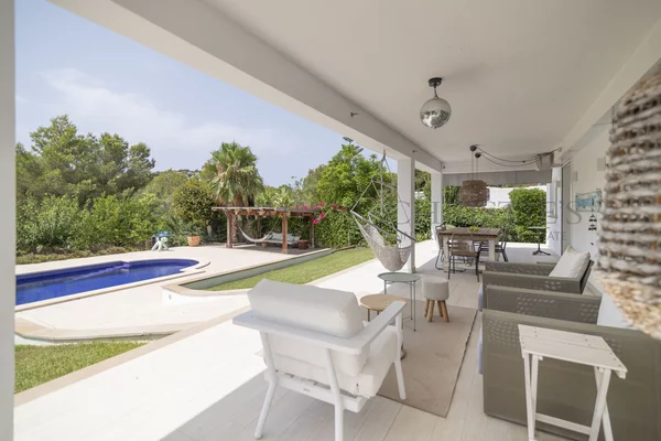 elegante villa en santa ponsa con piscina privada 6