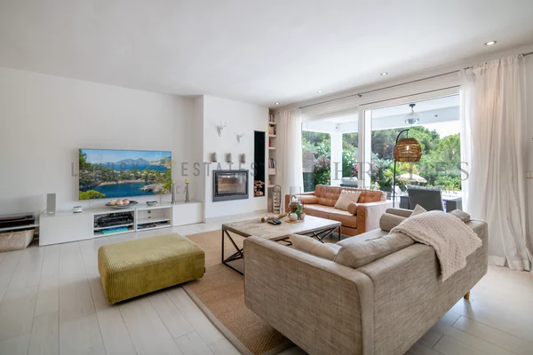 elegante villa en santa ponsa con piscina privada 9