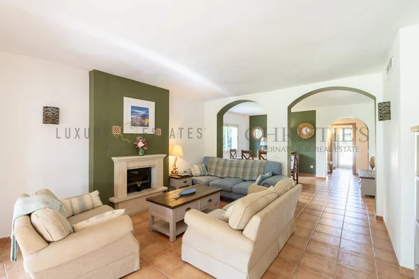 encantadora villa mediterránea en primera línea de golf en nova santa ponsa 3