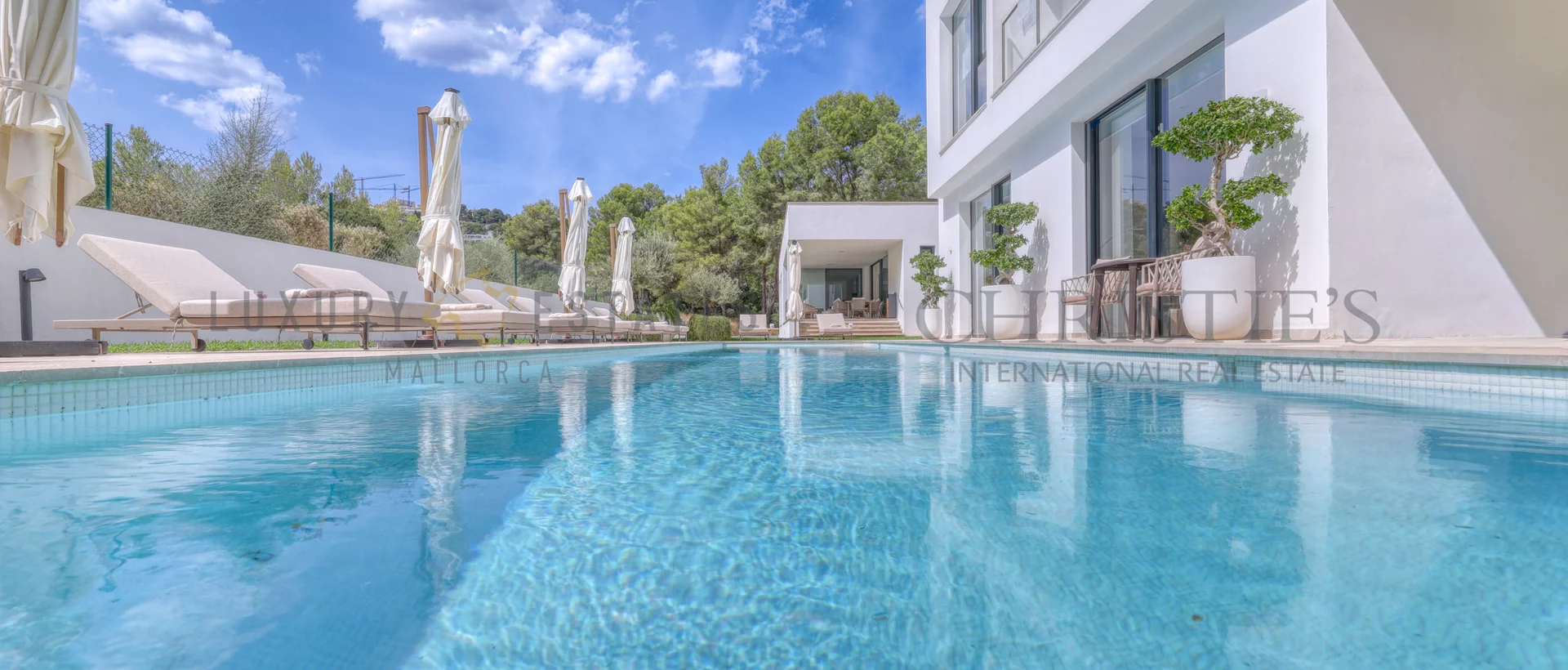 contemporary villa in son vida 2