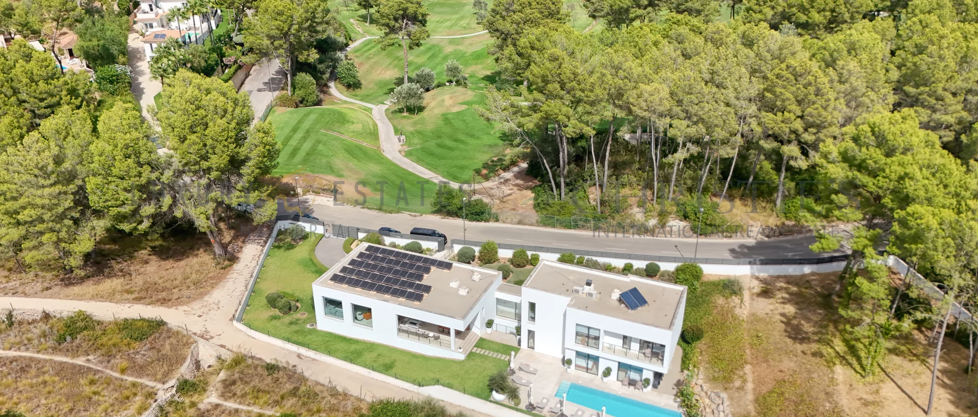 contemporary villa in son vida 12