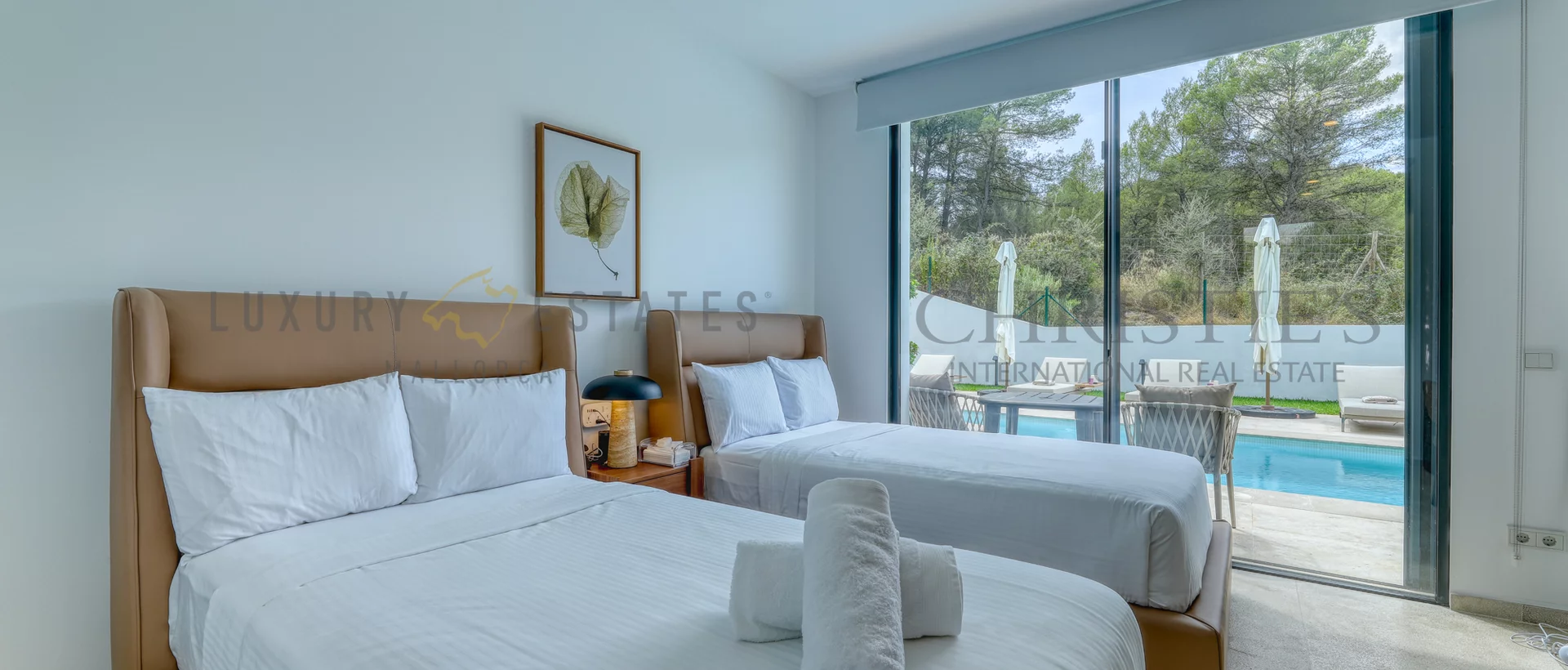 contemporary villa in son vida 17