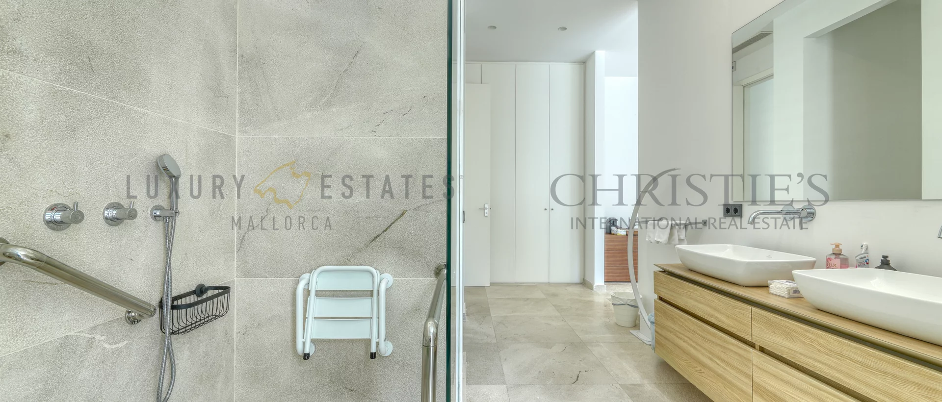 contemporary villa in son vida 20