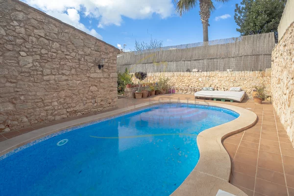 casa de pueblo en santanyi con piscina y opciones de desarrollo 3