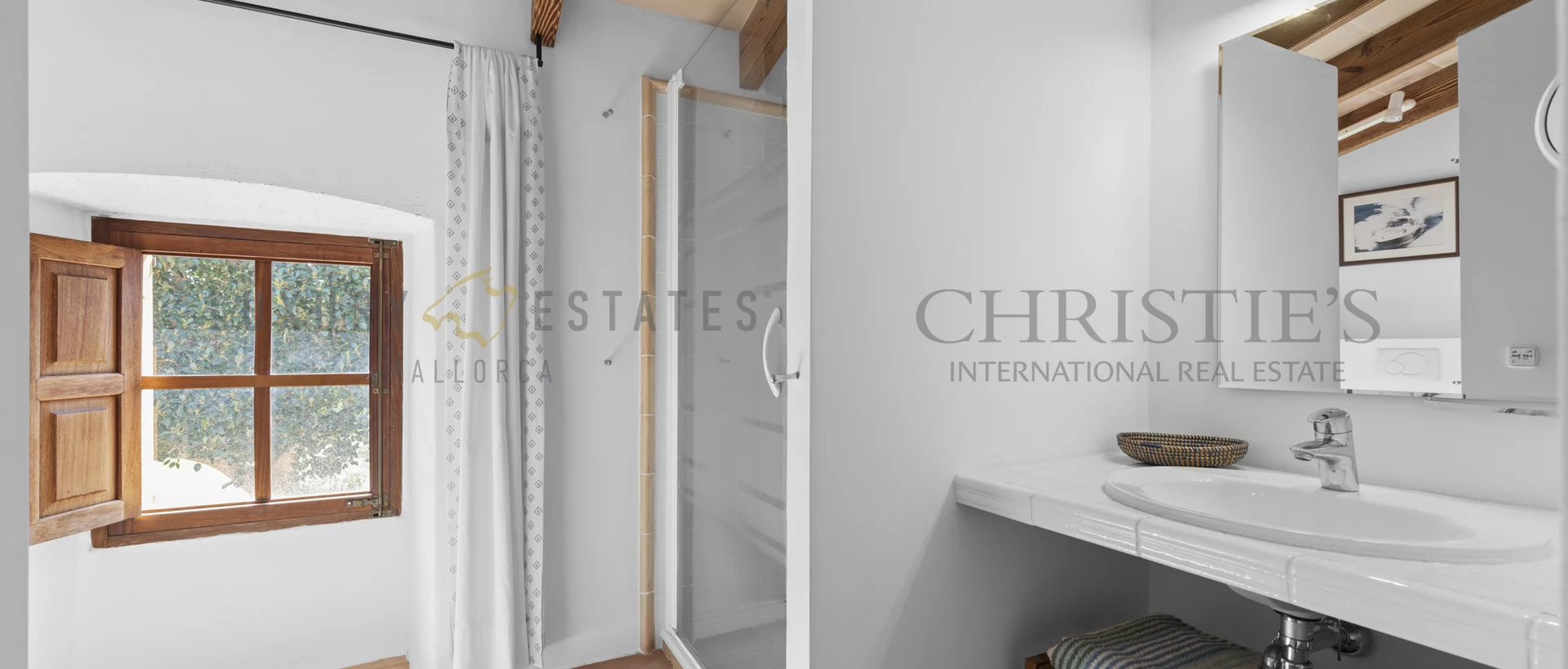 finca histórica de estilo rústico en santanyí  13